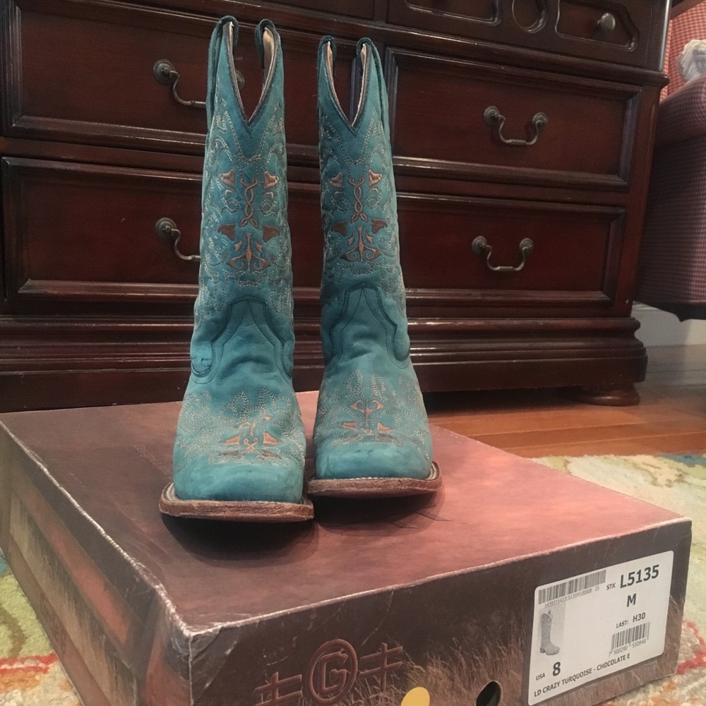 RESERVED NEW Circle G cowgirl boots